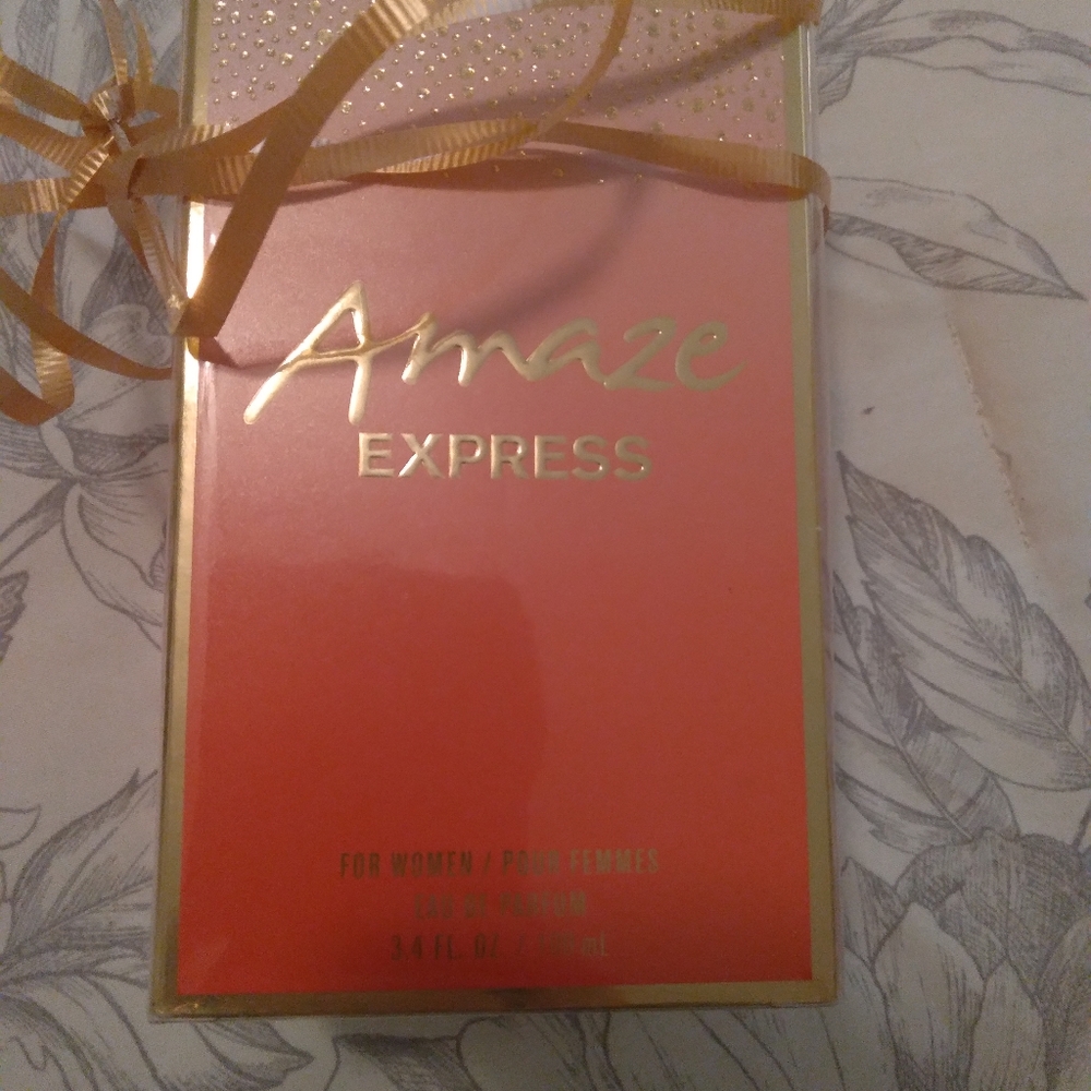 Ladies perfume. I'm seeing if anyone wants to trade anything in my closet 🙂